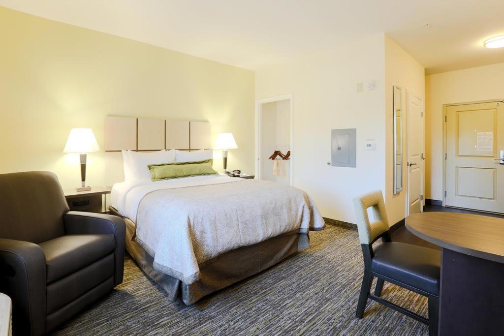 Candlewood Suites Belle Vernon By Ihg Экстерьер фото